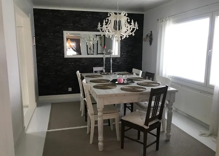 Βίλα Moderni Talo Tornion Keskustassa Tornio